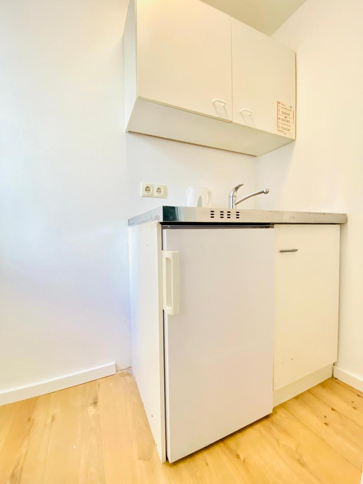 8 Fully Equipped Studio Shared Apt W Terrace Margareten Vienna Exterior photo