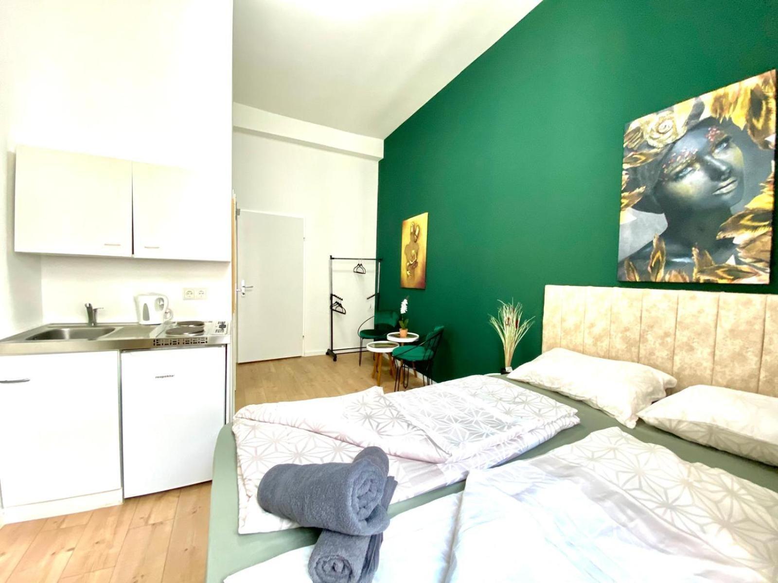 8 Fully Equipped Studio Shared Apt W Terrace Margareten Vienna Exterior photo