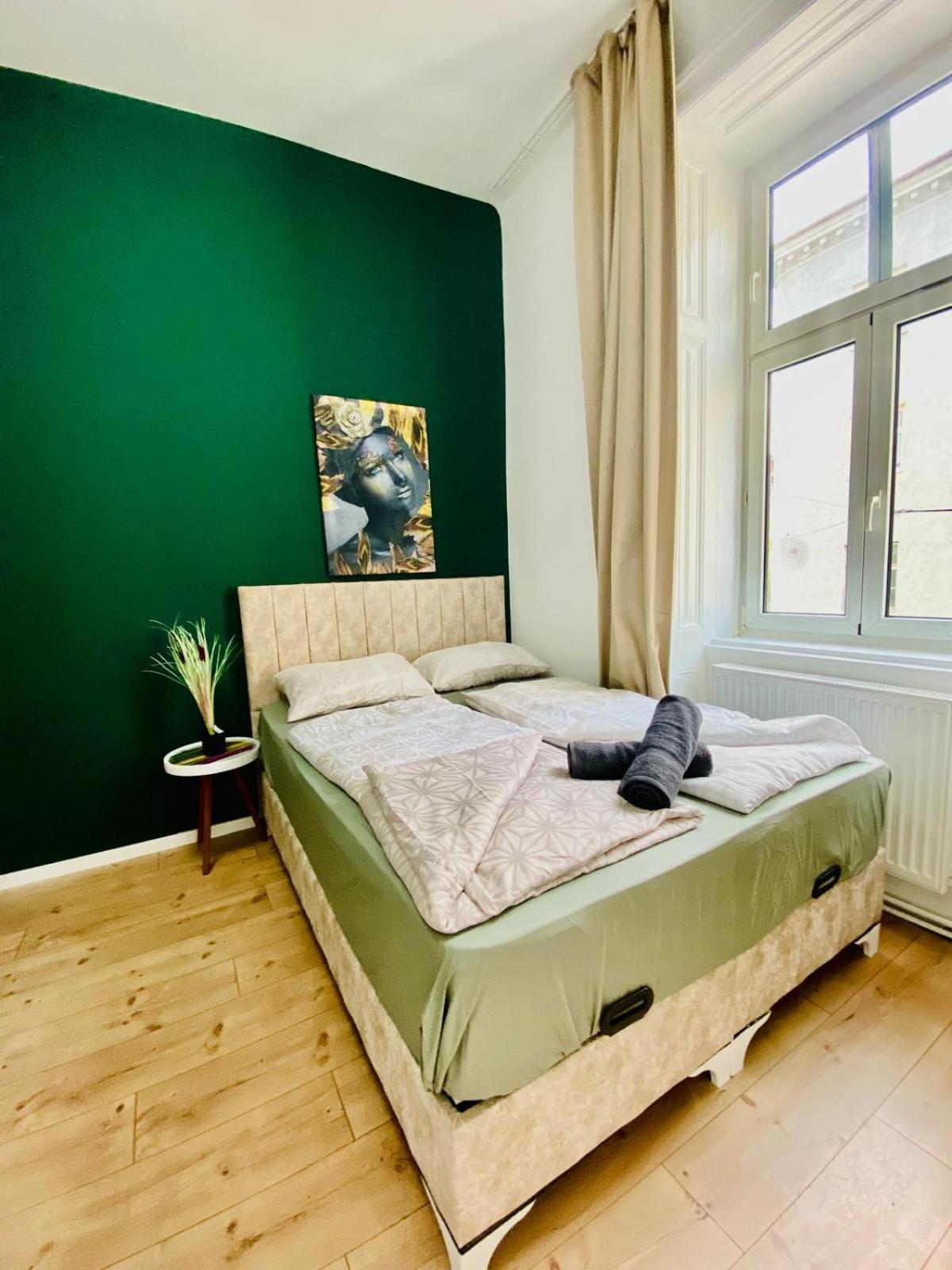 8 Fully Equipped Studio Shared Apt W Terrace Margareten Vienna Exterior photo