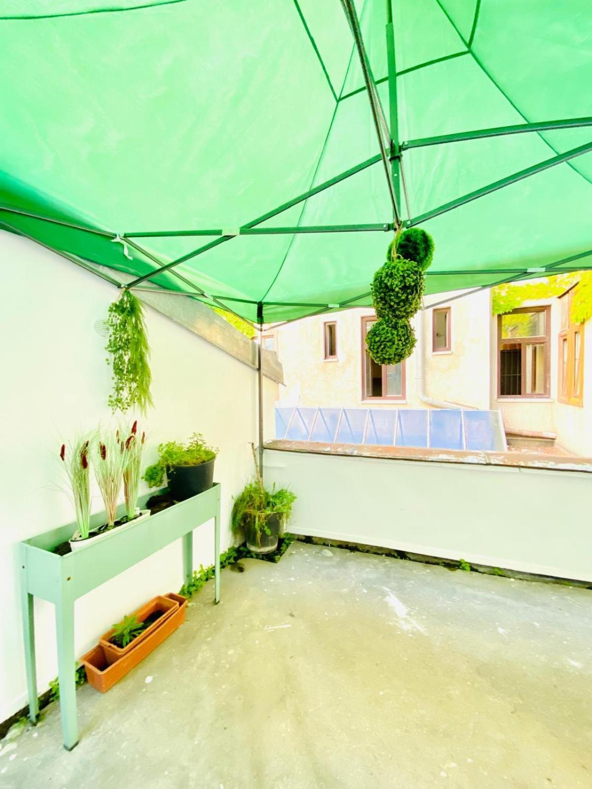 8 Fully Equipped Studio Shared Apt W Terrace Margareten Vienna Exterior photo